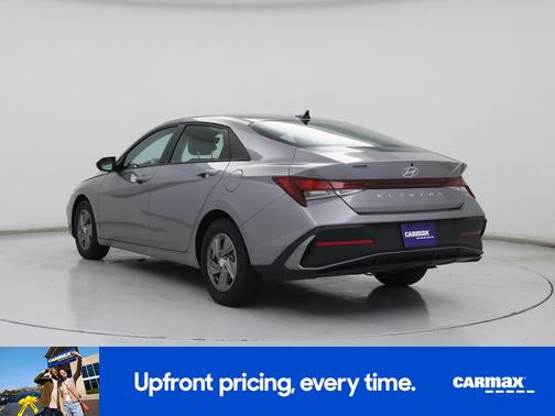 Gray 2025 Hyundai ELANTRA SE