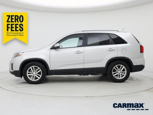Silver 2014 Kia Sorento LX