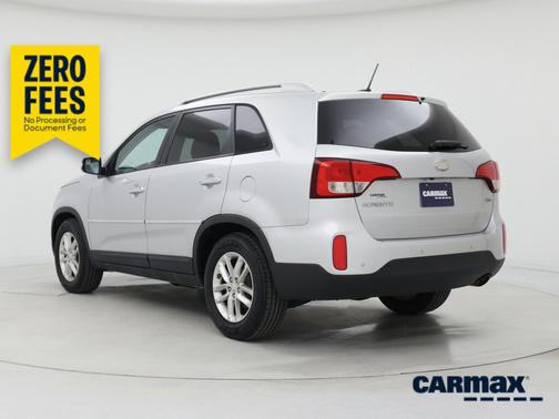 Silver 2014 Kia Sorento LX