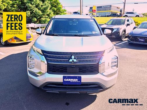 Silver 2022 Mitsubishi Outlander ES