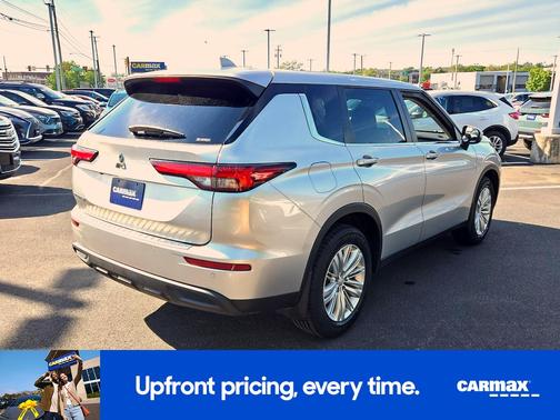 Silver 2022 Mitsubishi Outlander ES
