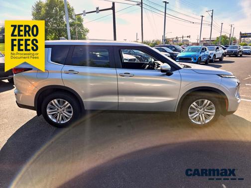 Silver 2022 Mitsubishi Outlander ES