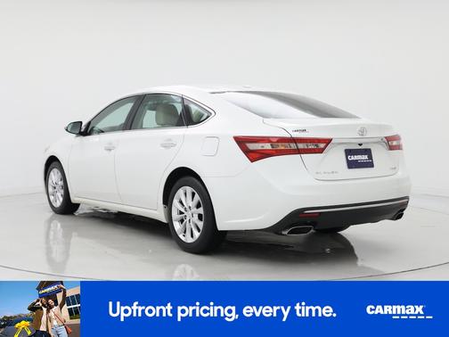 White 2017 Toyota Avalon XLE Premium
