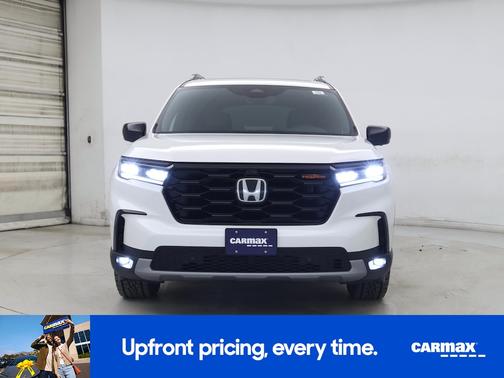 White 2025 Honda Pilot Trailsport