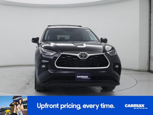 Black 2023 Toyota Highlander LE
