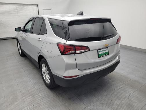 Silver Ice Metallic 2022 Chevrolet Equinox LS