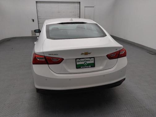 Summit White 2025 Chevrolet Malibu FWD 1LT