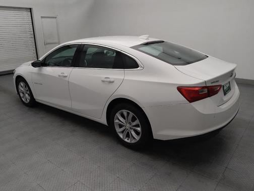 Summit White 2025 Chevrolet Malibu FWD 1LT