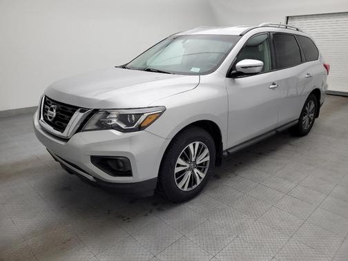 2017 Nissan Pathfinder SV