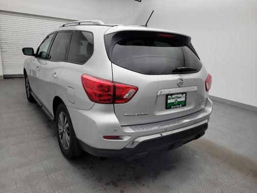 2017 Nissan Pathfinder SV