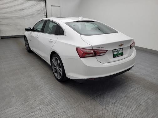 Summit White 2021 Chevrolet Malibu FWD LT