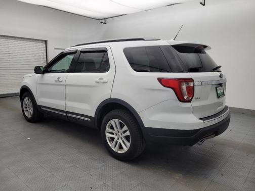 Oxford White 2018 Ford Explorer XLT
