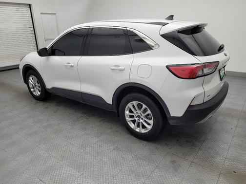 Oxford White 2022 Ford Escape SE
