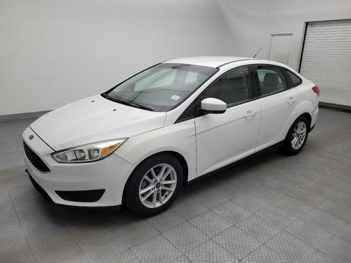 Oxford White 2018 Ford Focus SE