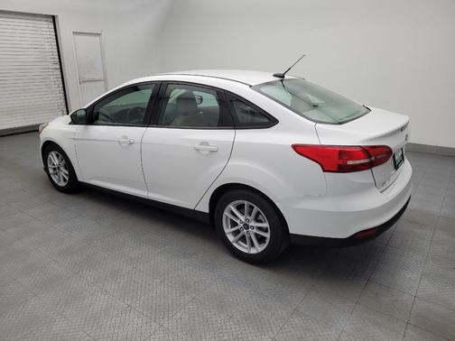 Oxford White 2018 Ford Focus SE