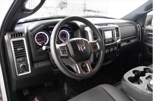 2024 RAM 1500 Classic Warlock Crew Cab 4x4 5'7' Box