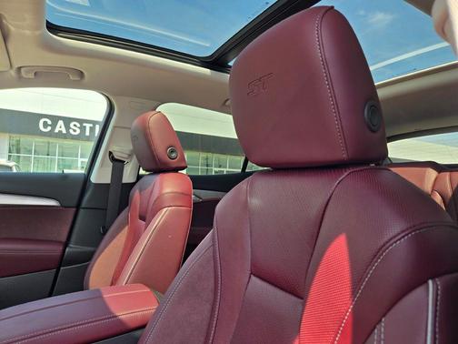 Iridescent White Tricoat 2026 Buick Envision Sport Touring AWD