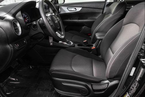 Aurora Black 2024 Kia Forte LXS