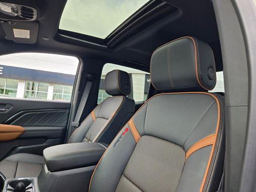 Onyx Black 2026 GMC Canyon AT4