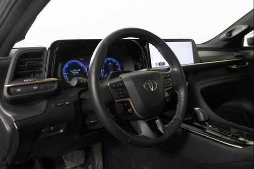 2024 Toyota Crown Platinum