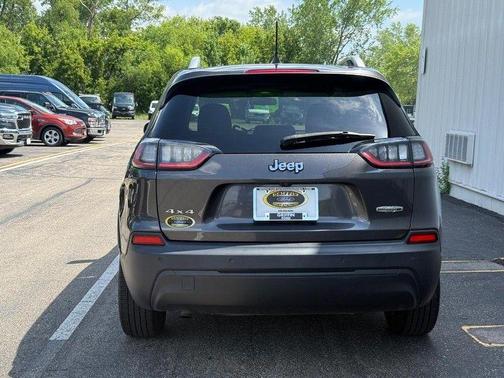 Granite Crystal Clearcoat Metallic 2019 Jeep Cherokee Latitude Plus