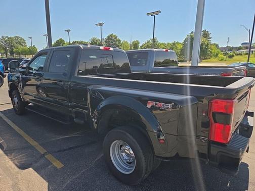 Agate Black Metallic 2023 Ford F-350 XL