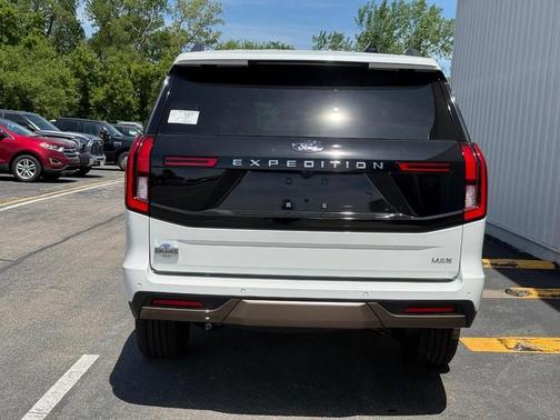 Star White 2026 Ford Expedition Max King Ranch