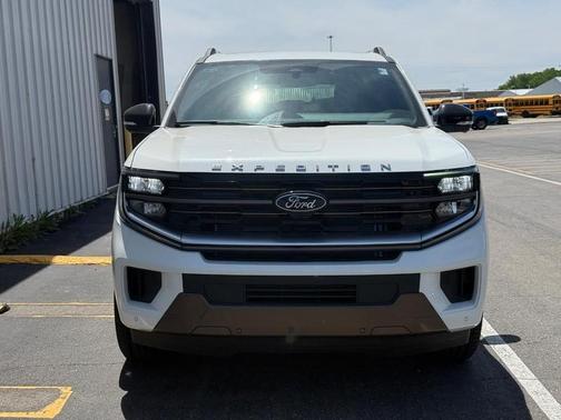 Star White 2026 Ford Expedition Max King Ranch