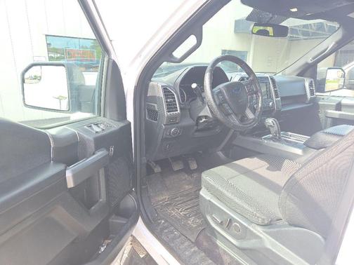 Oxford White 2016 Ford F-150 XLT