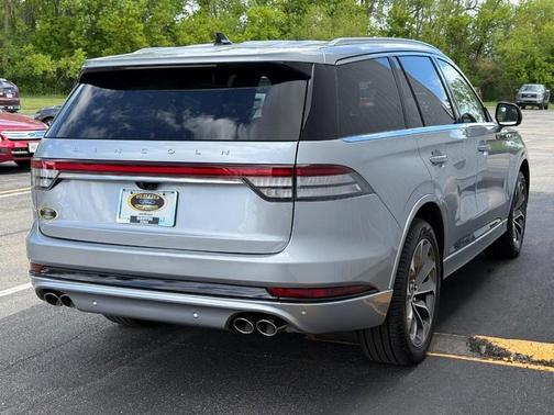 Silver Radiance Metallic 2023 Lincoln Aviator Grand Touring