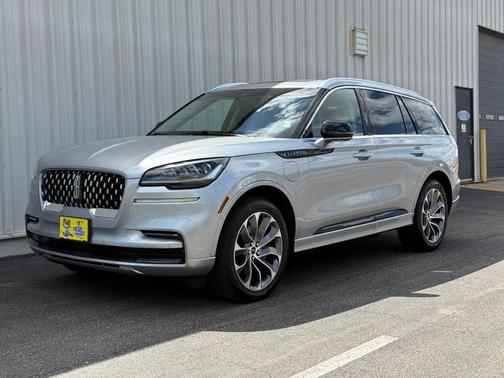 Silver Radiance Metallic 2023 Lincoln Aviator Grand Touring