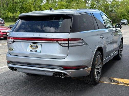 Silver Radiance Metallic 2023 Lincoln Aviator Grand Touring