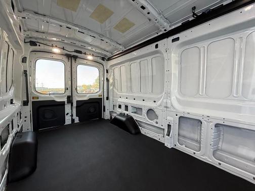 Oxford White 2027 Ford Transit-250 Base