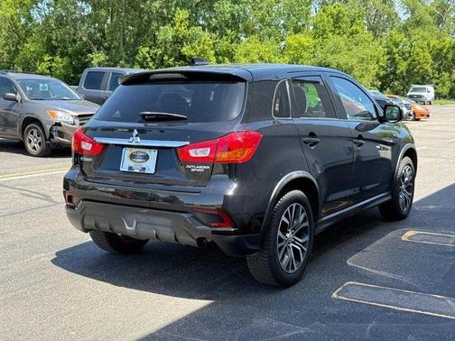 Labrador Black Metallic 2019 Mitsubishi Outlander Sport 2.0 ES