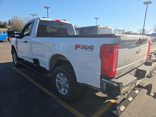 Oxford White 2024 Ford F-350 XLT