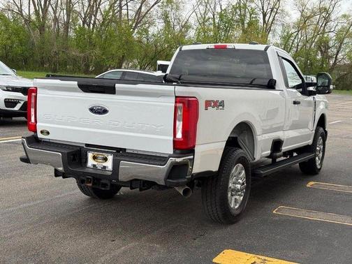 Oxford White 2024 Ford F-350 XLT