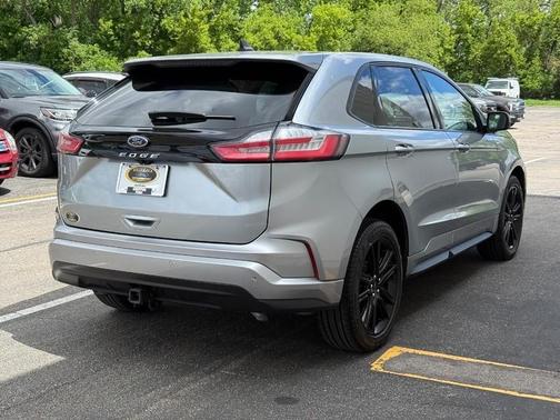 Iconic Silver Metallic 2023 Ford Edge ST Line