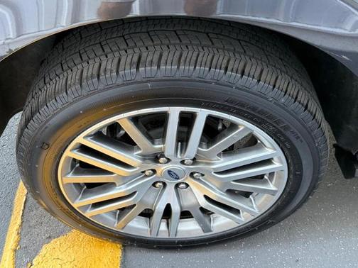 2024 Ford Expedition PLATINUM