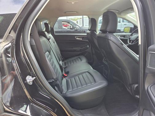 Agate Black Metallic 2024 Ford Edge SEL
