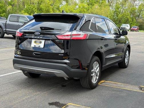 Agate Black Metallic 2024 Ford Edge SEL