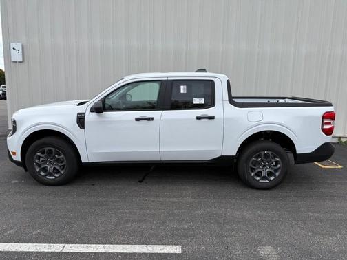 Oxford White 2025 Ford Maverick XLT
