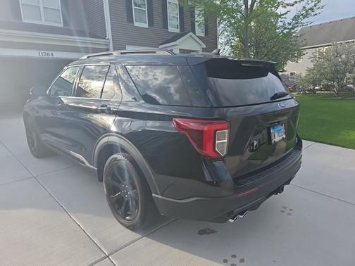 Agate Black Metallic 2023 Ford Explorer ST