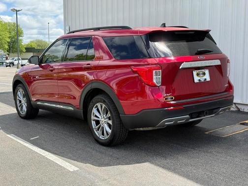 Red Metallic 2022 Ford Explorer XLT