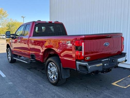 2023 Ford F-350 LARIAT SUPER DUTY