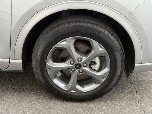 Iconic Silver Metallic 2024 Ford Escape ST-Line