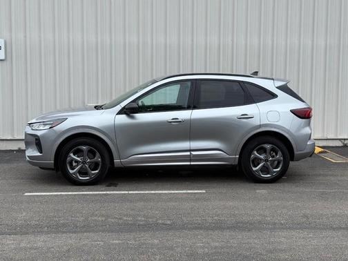 Iconic Silver Metallic 2024 Ford Escape ST-Line