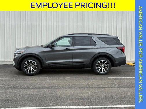 Carbonized Gray Metallic 2026 Ford Explorer ST-Line