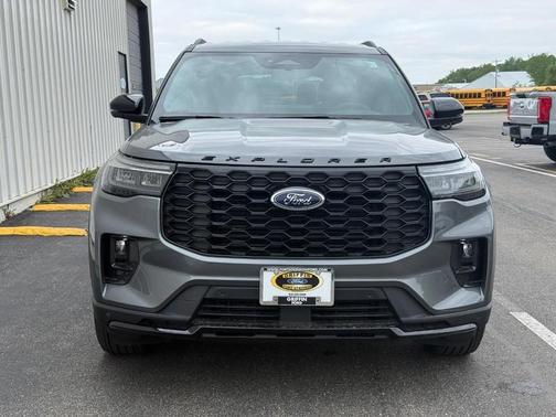 Carbonized Gray Metallic 2026 Ford Explorer ST-Line