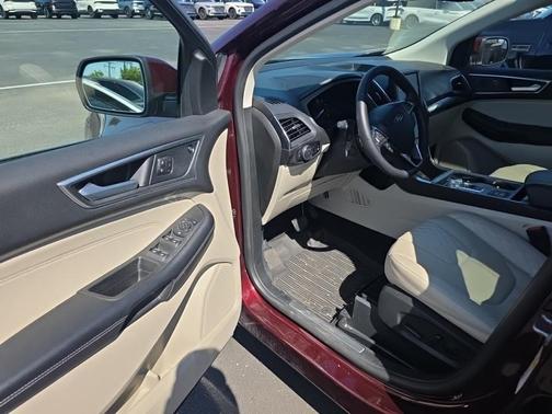 Burgundy Velvet Metallic Tinted Clearcoat 2024 Ford Edge Titanium