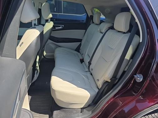 Burgundy Velvet Metallic Tinted Clearcoat 2024 Ford Edge Titanium